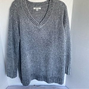 Orvis classic collection women’s size XL soft knit V-neck pullover long sleeve